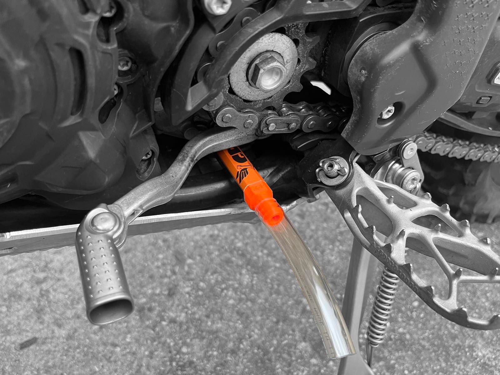 ИНСТРУМЕНТ ЗА ИЗТОЧВАНЕ НА МАСЛО-OIL DRAIN TOOL